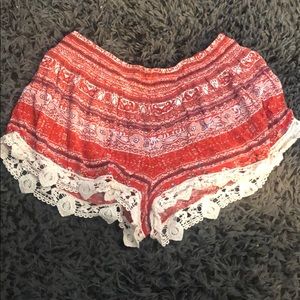 Xhilaration size S Aztec, floral shorts red